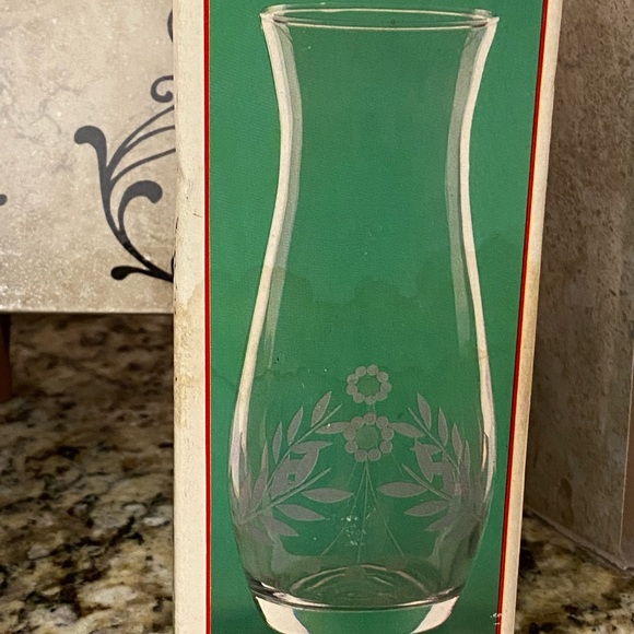 Vintage 1986 Hand Cut Etched Floral Engraved Crystal Pear Shape Bud Vase 7” NIB - Picture 13 of 13